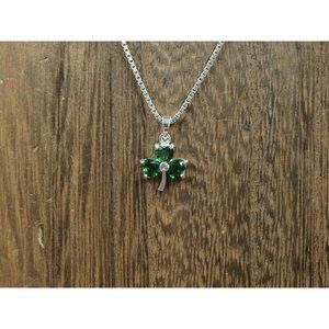 18" Sterling Silver Glass Three Leaf Clover Pendant Necklace Vintage Minimalist